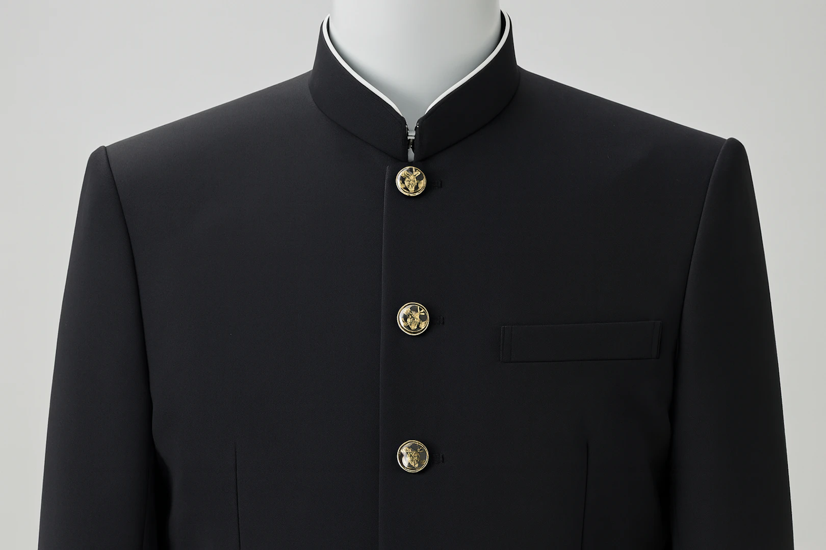 軍服から学生の機能的な日常着へ──詰襟学生服「学ラン」150年の進化